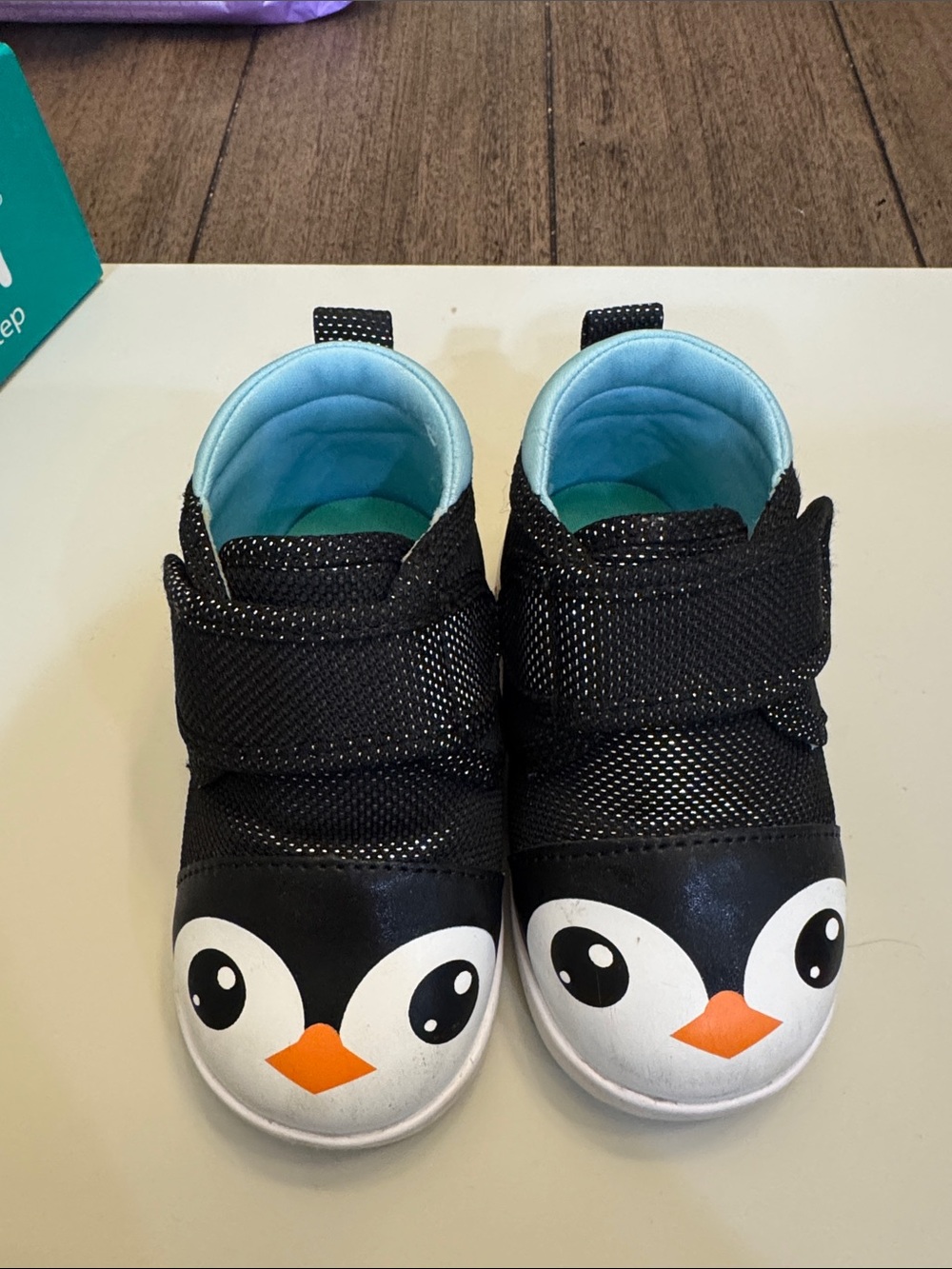 Ikiki Penguin Squeaky Shoes